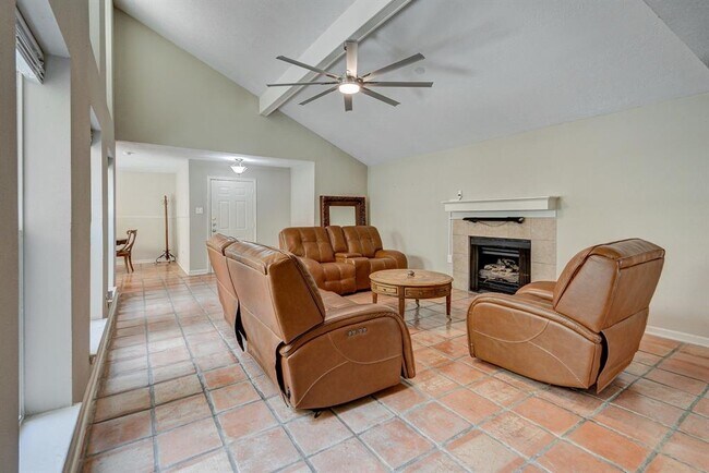 Building Photo - 4611 Laurel Heights Ct