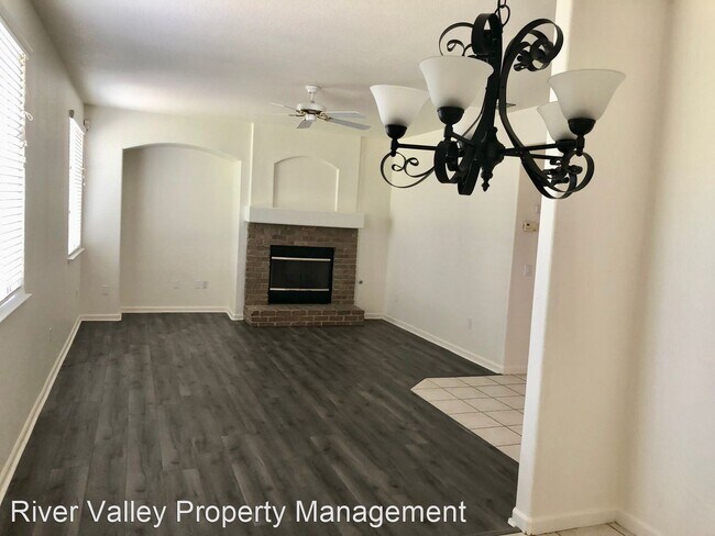 Building Photo - 4 br, 2.5 bath House - 2591 Maybrook Drive