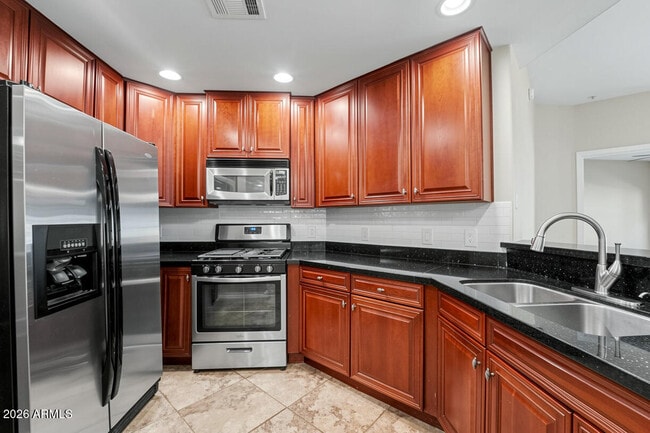 Building Photo - 5450 E Deer Valley Dr