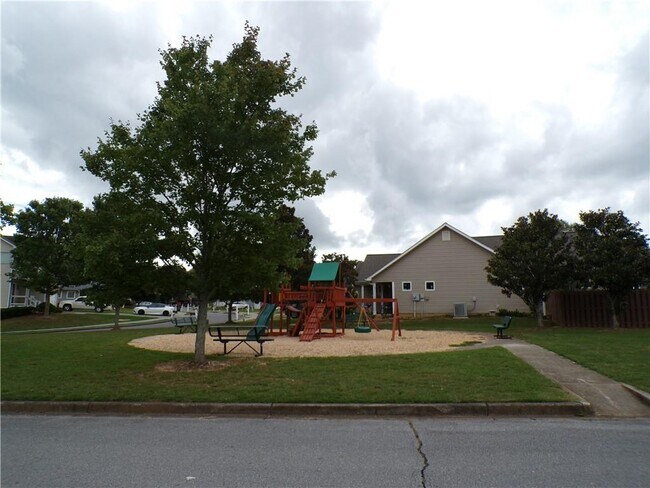 Building Photo - 21 Springmont Dr