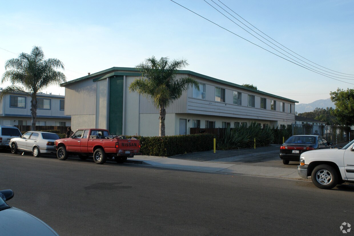 Building Photo - Zaza Apartments