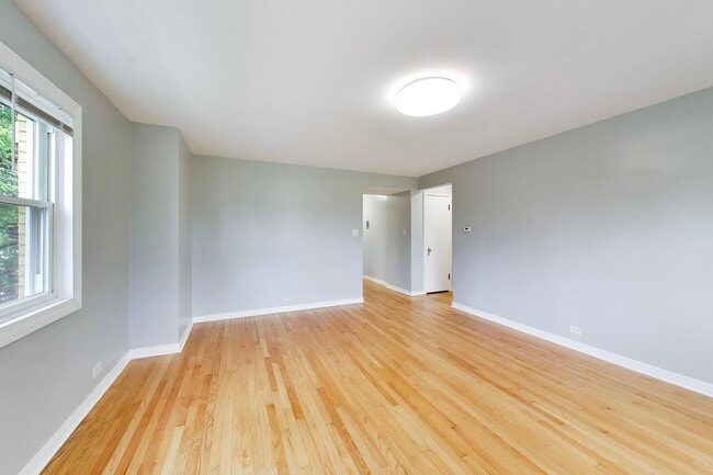 Building Photo - 6405 N Normandy Ave