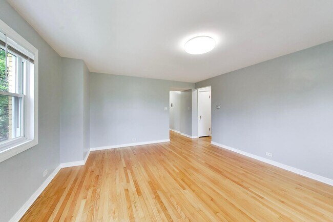 Foto del edificio - 6405 N Normandy Ave