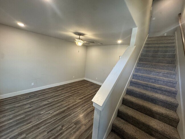 Foto del edificio - 3/2.5 Home in Inviting Neighborhood!!
