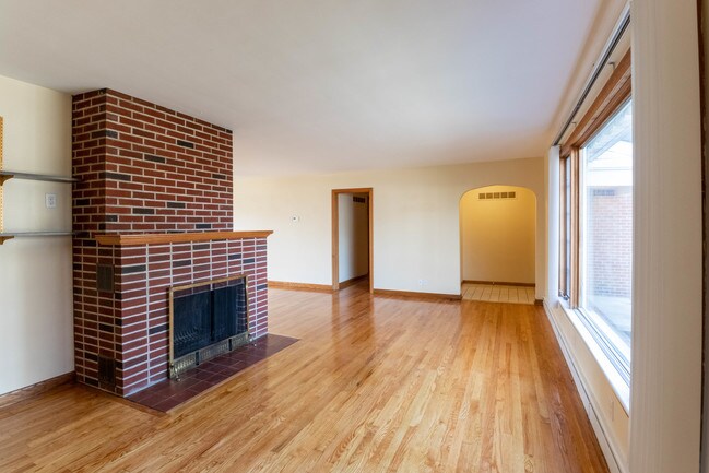 Foto del edificio - 220 Ellen Ave