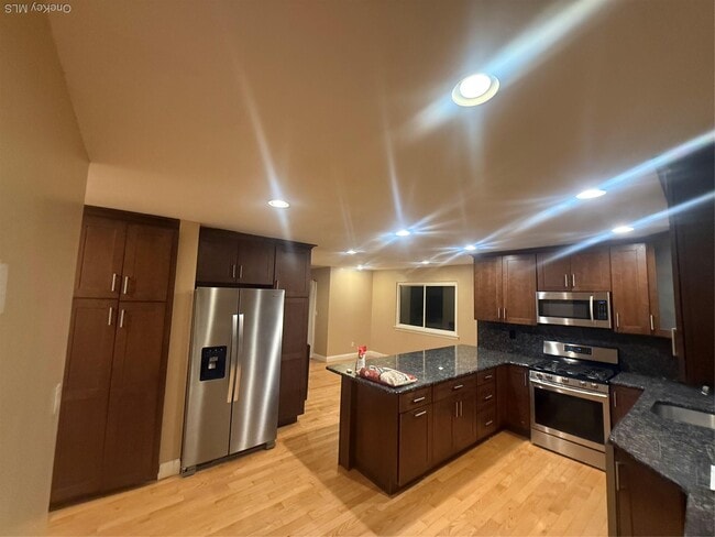 Building Photo - 21 Cherry Ct