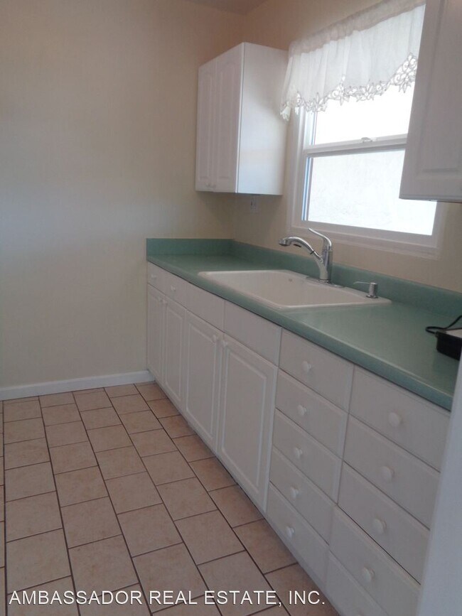 Building Photo - 2 br, 2 bath House - 1830 Ditmar Street