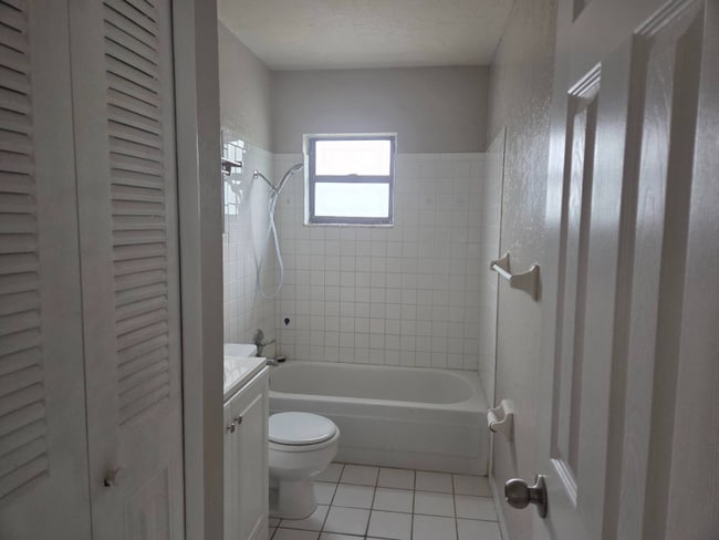 Foto del edificio - 320 Blanco Ct