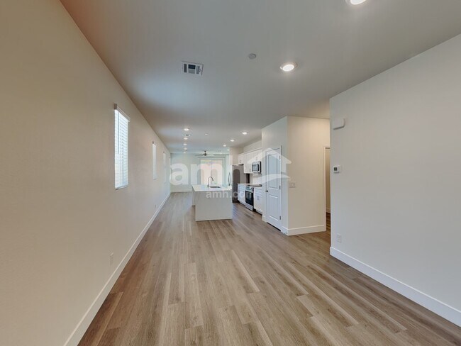 Foto del edificio - 870 English Primrose St