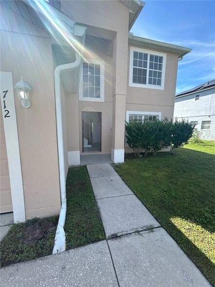 Foto del edificio - 712 Parrot Ct