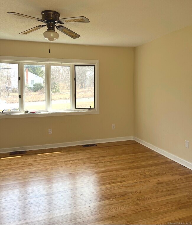 Foto del edificio - 119 Fairwood Rd