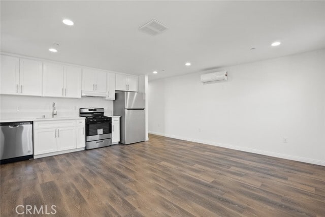 Foto del edificio - 11560 Archwood St