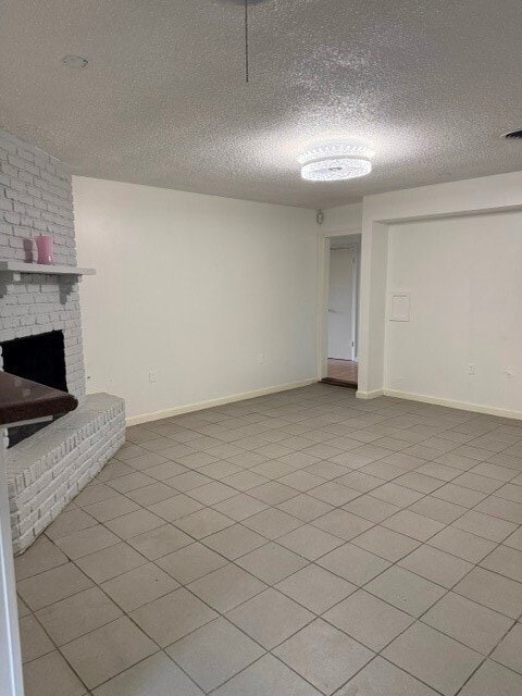 Building Photo - 8827 Rowan Ln