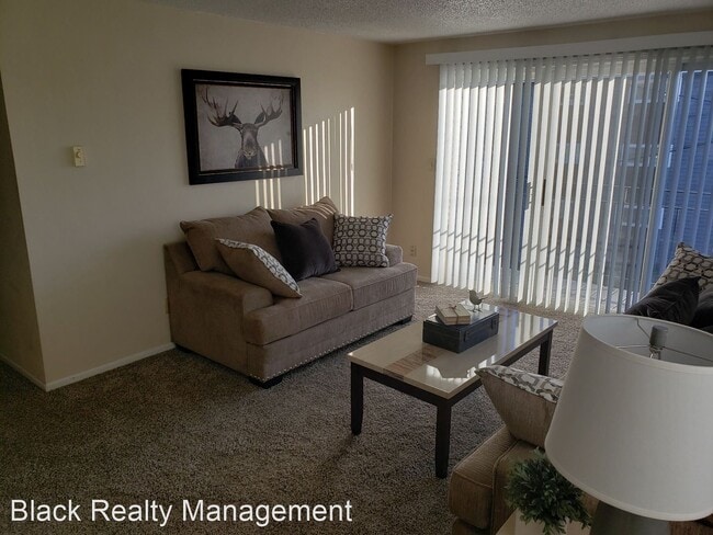 Building Photo - 2 br, 1 bath Apartment - 1118 and 1122 Oak...