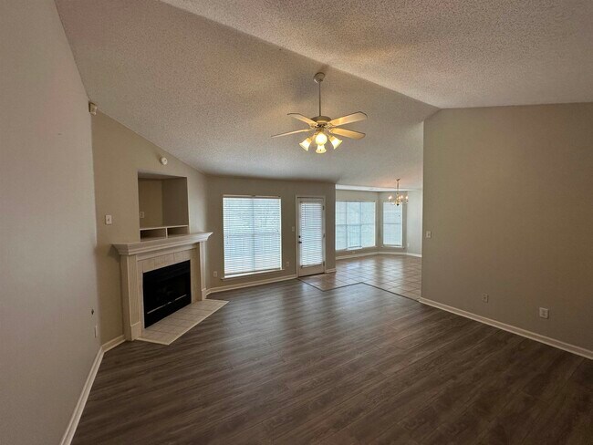 Foto del edificio - 1409 Brimfield Cove