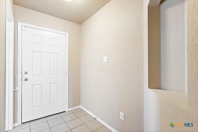 Building Photo - 1533 Redbridge Dr