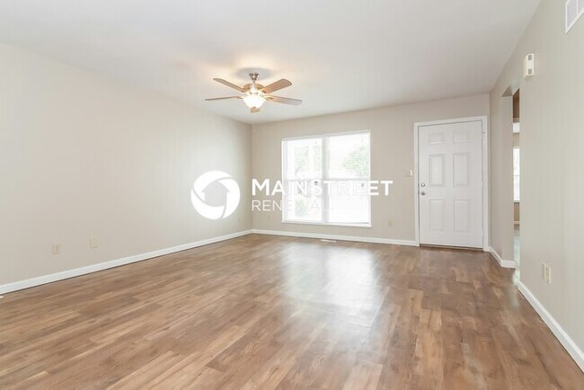 Photo - 3 Bedroom Pet-Friendly Home in St. Louis, ...