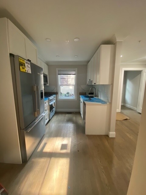 Foto del edificio - 14 Lopez Ave