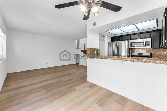Building Photo - 15555 Nordhoff St