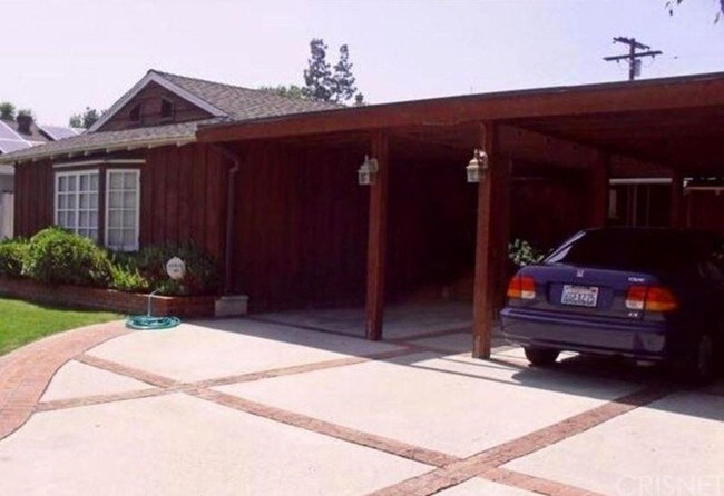 Building Photo - 12848 Tiara St