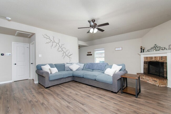 Building Photo - 6505 Castle Gap Dr