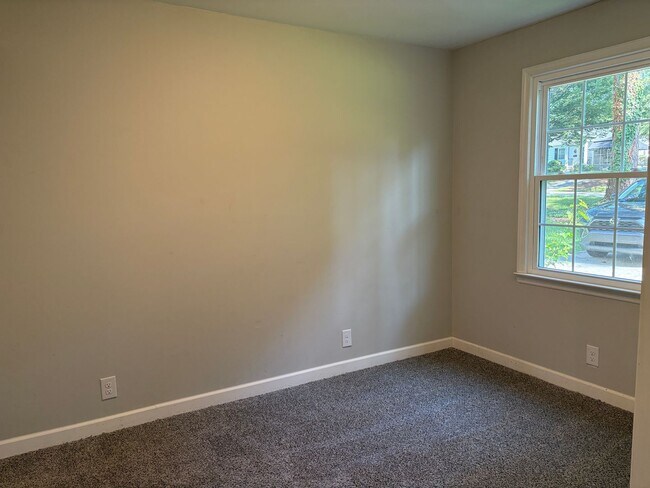 Foto del edificio - 2 Bedroom, 1 Bathroom House in Greensboro!