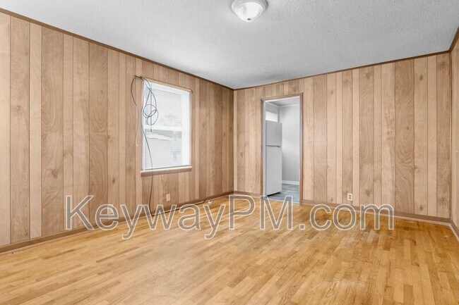 Foto del edificio - 3137 Lake Forest Dr