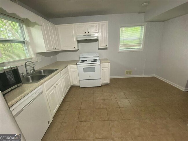 Foto del edificio - 1232 Creek Forest Ct NW