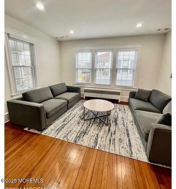 Foto del edificio - 76 Poplar Ave