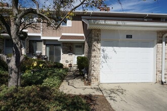 Building Photo - 1185 Leicester Ct