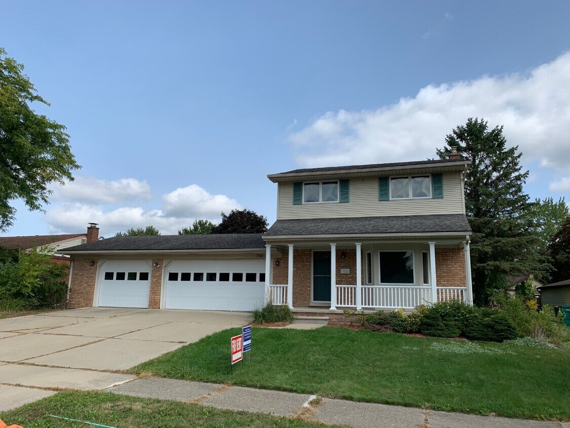 722 Whittier Ct, Saline, MI 48176 House Rental in Saline, MI
