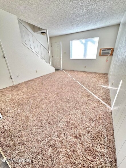 Building Photo - 825 Belli Dr