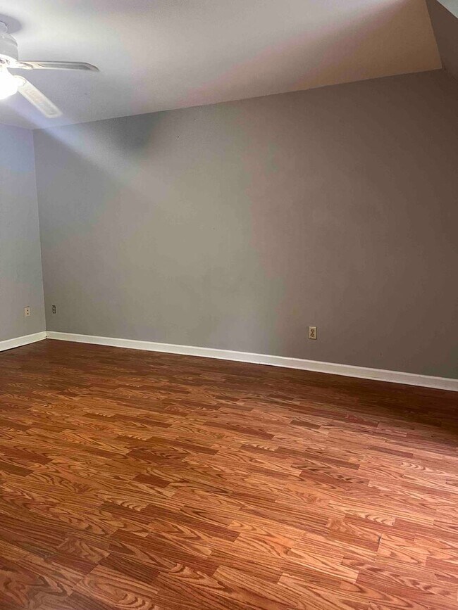 Foto del edificio - Knoxville 37918 - 2 bedroom, 2 bath townhome - Contact Susan Niedergeses (865)300-4722