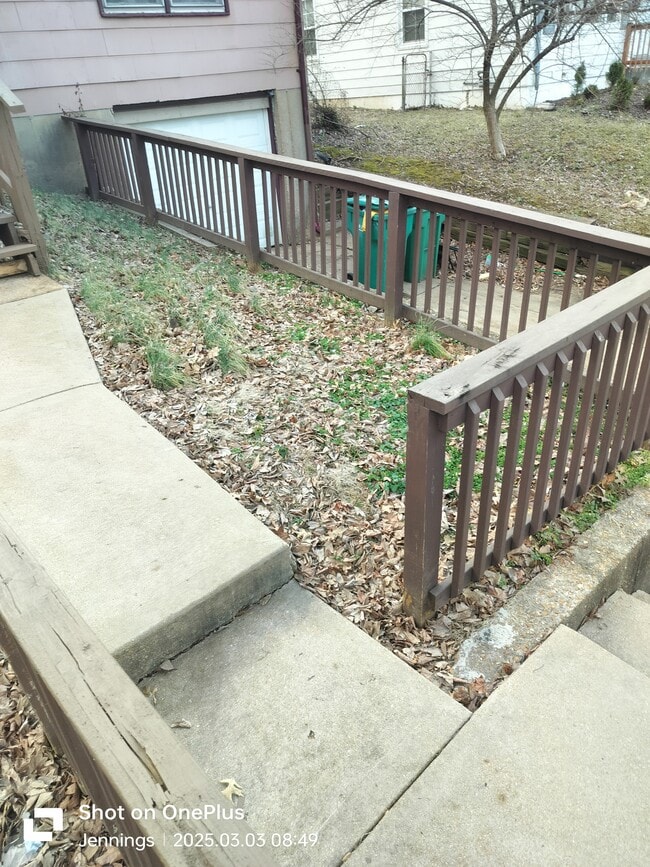 Foto del edificio - 5640 Sapphire Ave