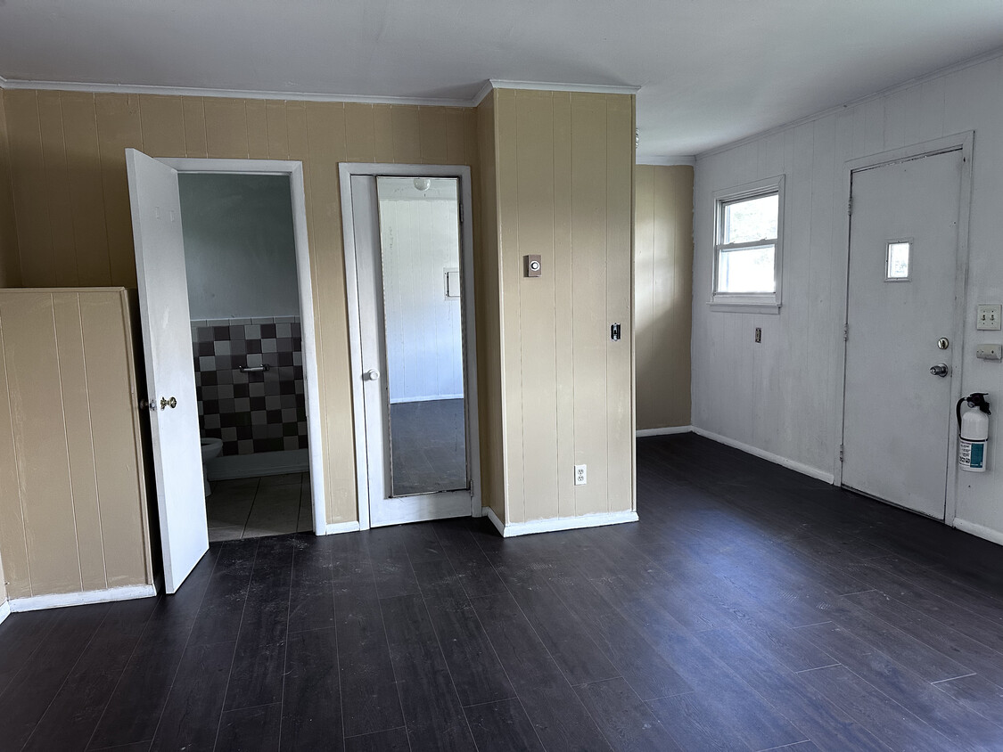 Building Photo - 250 Thompson Bridge Rd