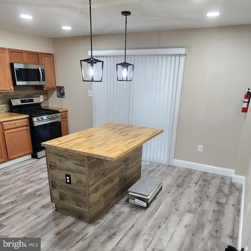 Foto principal - 4865 Melbourne Rd
