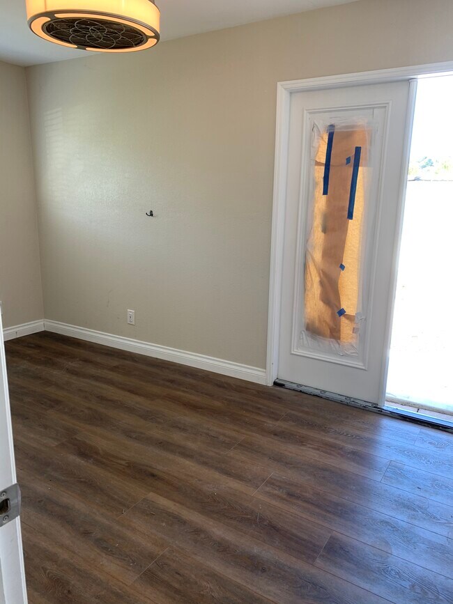 Building Photo - 4810 Kelly Dr