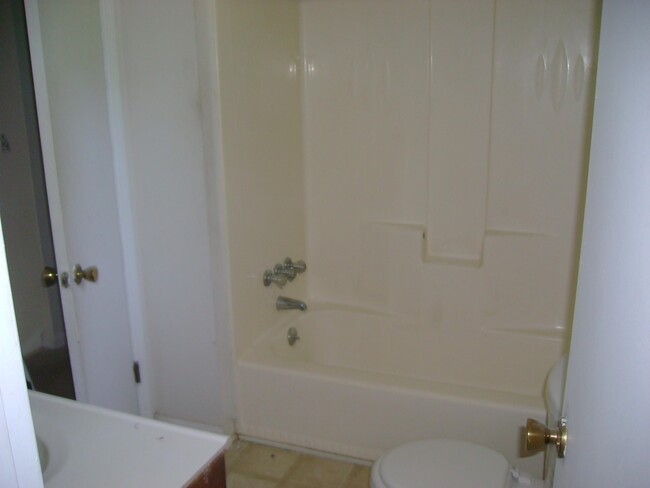 Building Photo - 200 Carriage Cir
