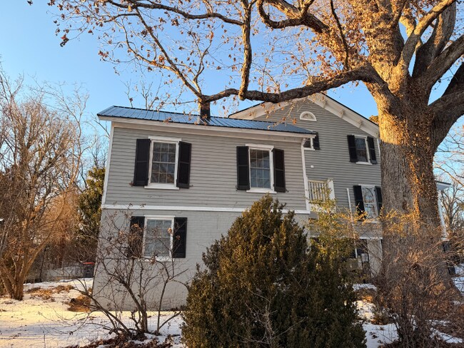 Building Photo - 154 Garland Ave