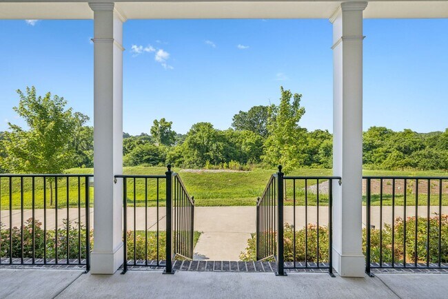 Foto del edificio - **UPGRADED 2022-BUILT HOME IN DESIRABLE NE...