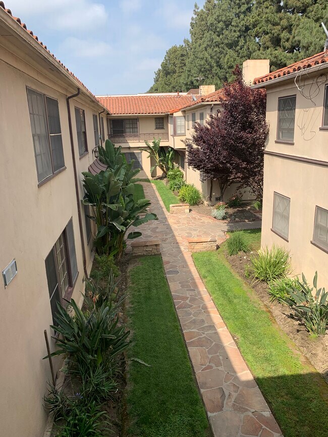 2nd floor - 4289 Leimert Blvd