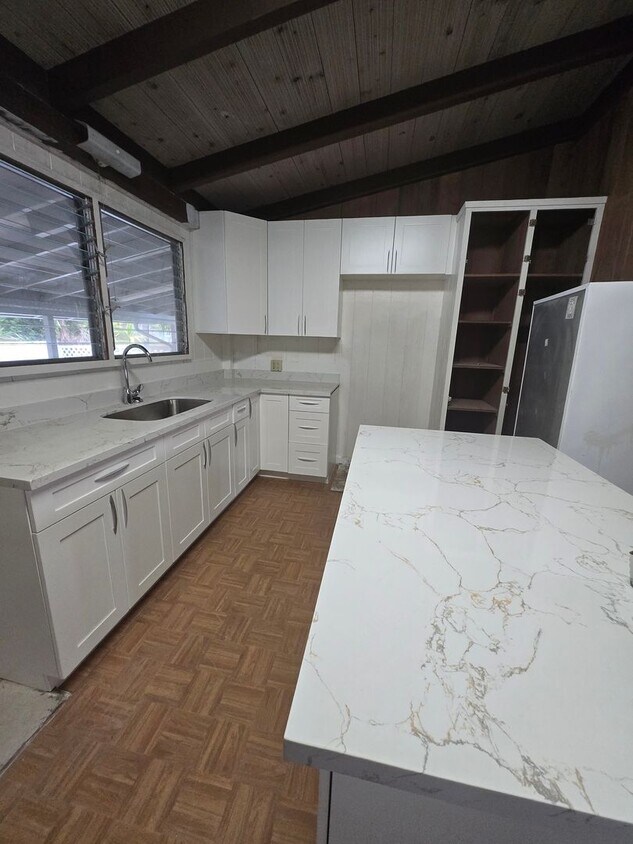 Kaneohe Single Family home with bonus room - Kaneohe Single Family home with bonus room