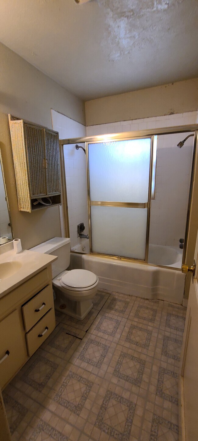 114 N 9th St, Lovington, NM 88260 Townhouse for Rent in Lovington, NM