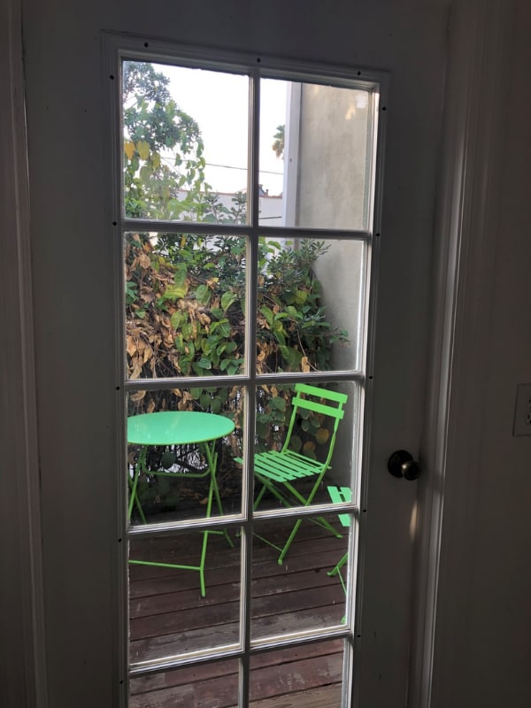 Foto del edificio - 2264 1/4 Beachwood Dr