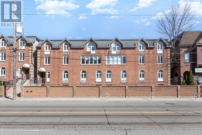Building Photo - 1250-1250 King St W