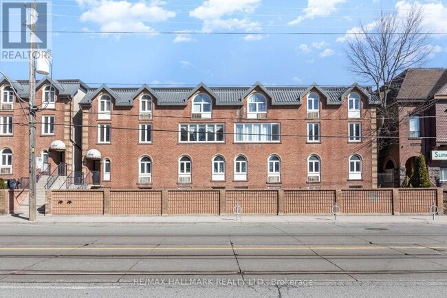 Photo du bâtiment - 1250-1250 King St W