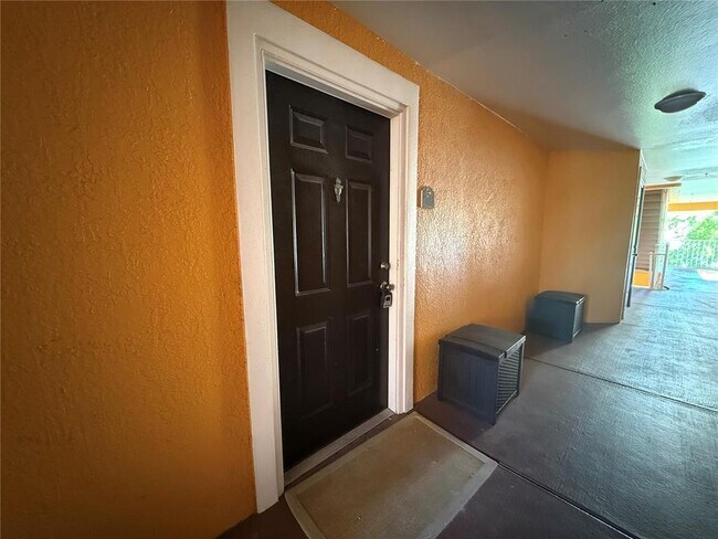 Foto del edificio - 5451 Vineland Rd