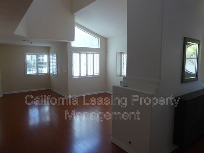 Building Photo - 25810 Blake Ct
