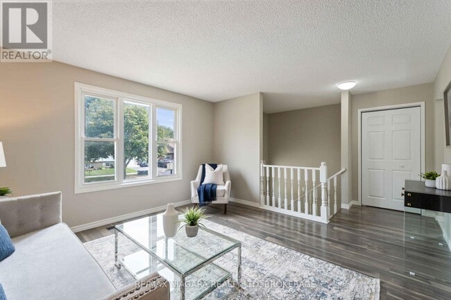 Building Photo - 8299 Mundare Crescent