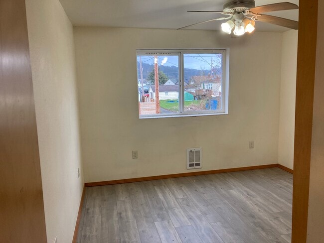 Foto del edificio - 357 SW James St